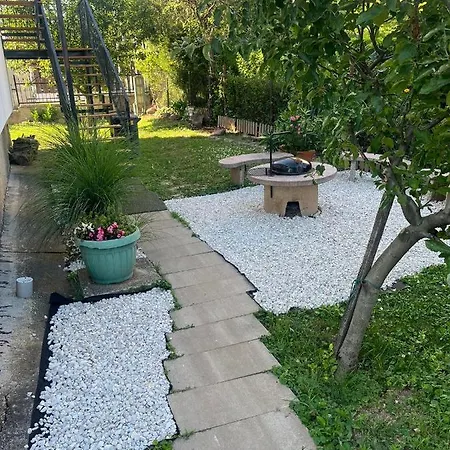 Rege Apartman Alsoors Exterior photo
