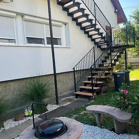 Rege Apartman Alsoors Exterior photo